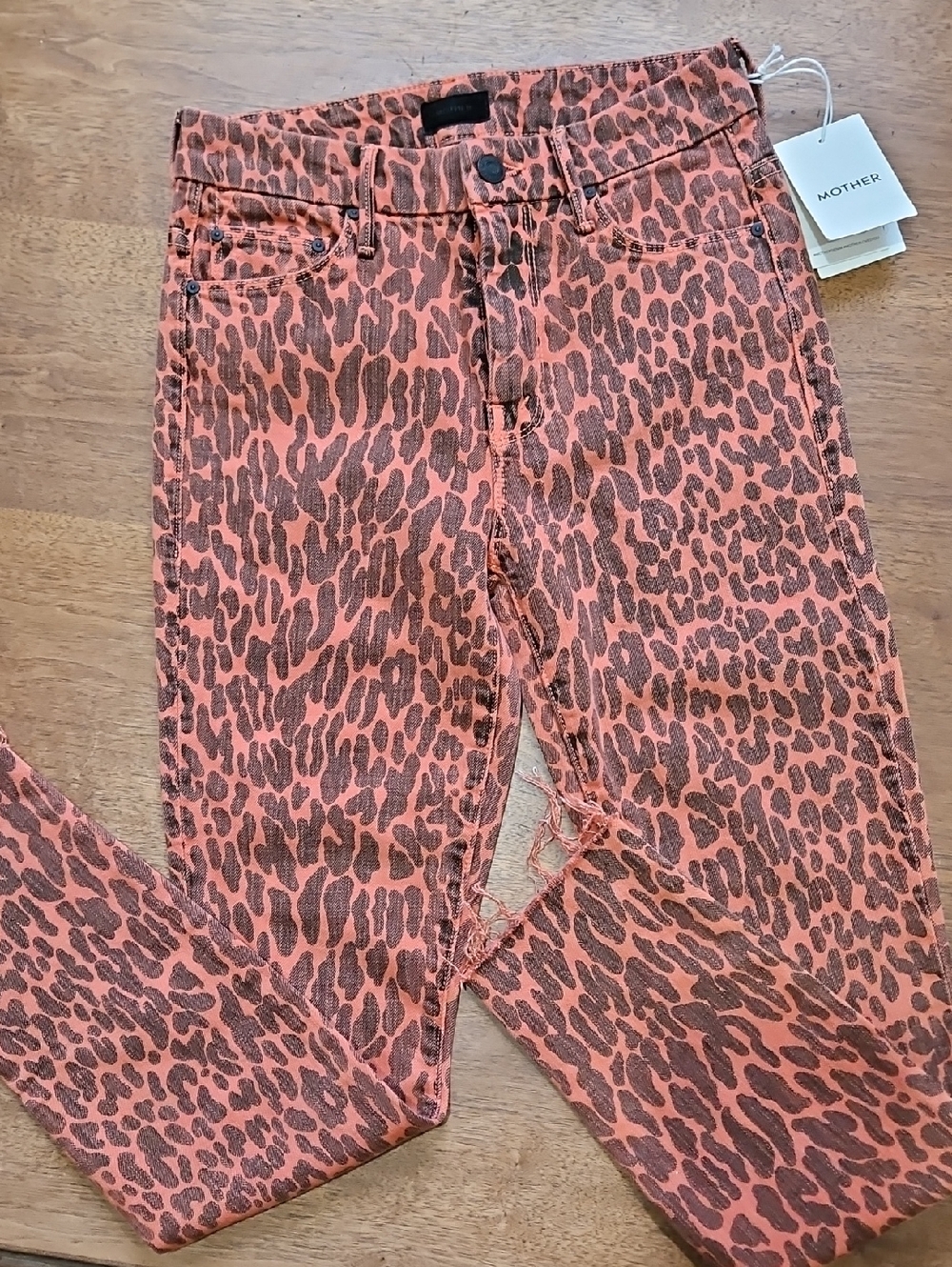 🧡🖤🧡MOTHER Coral Leopard-Print Skinny Jeans - Picture 3 of 17